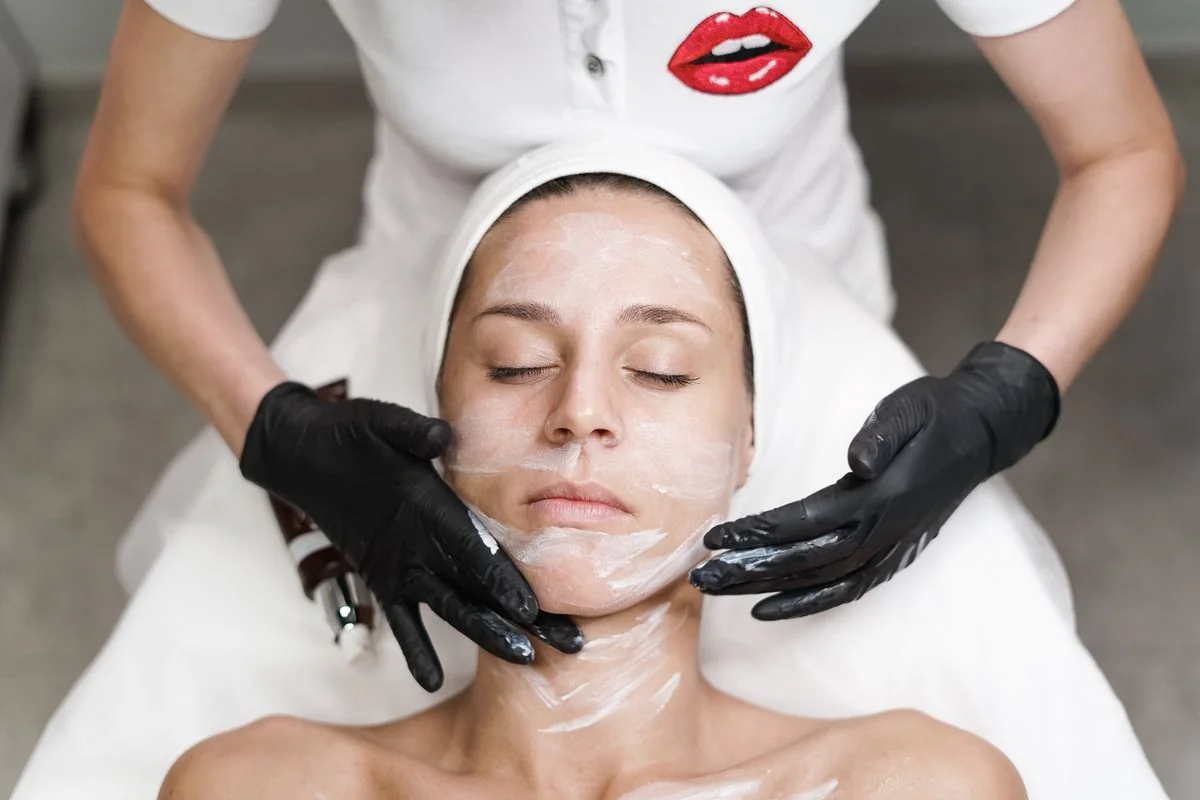 Tratamento facial no Studio Letícia